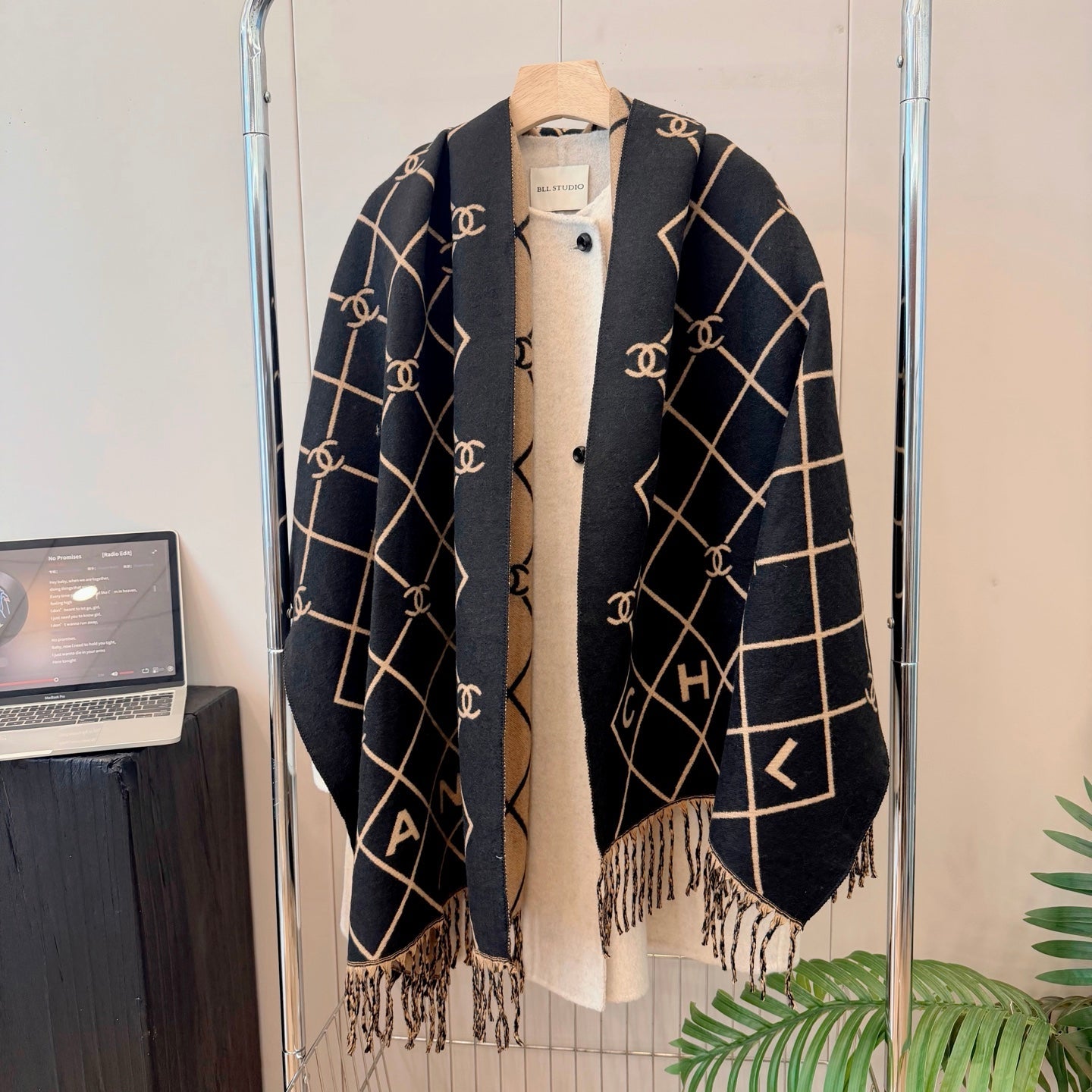 Floral Latticed CC Long Cashmere Scarf