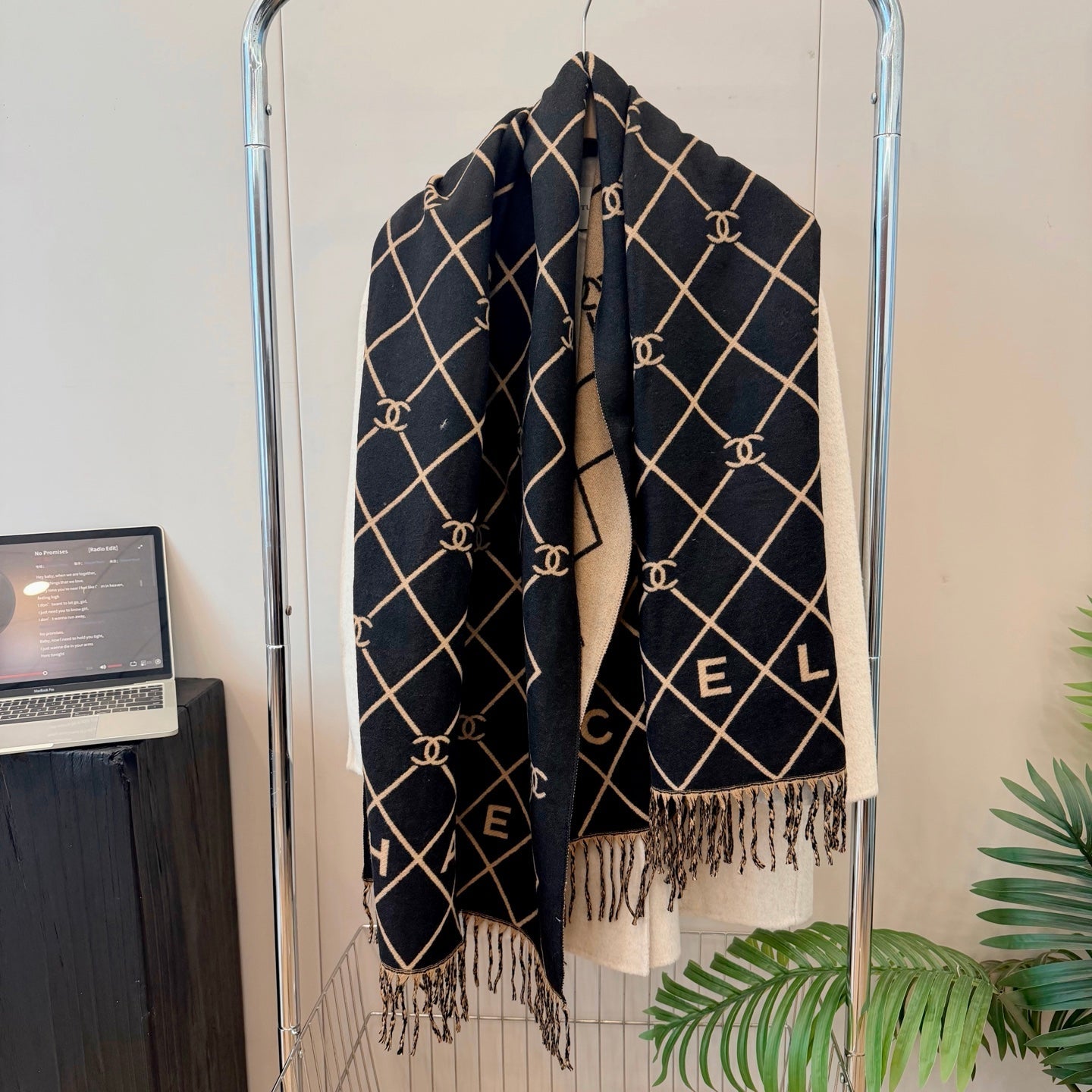 Floral Latticed CC Long Cashmere Scarf