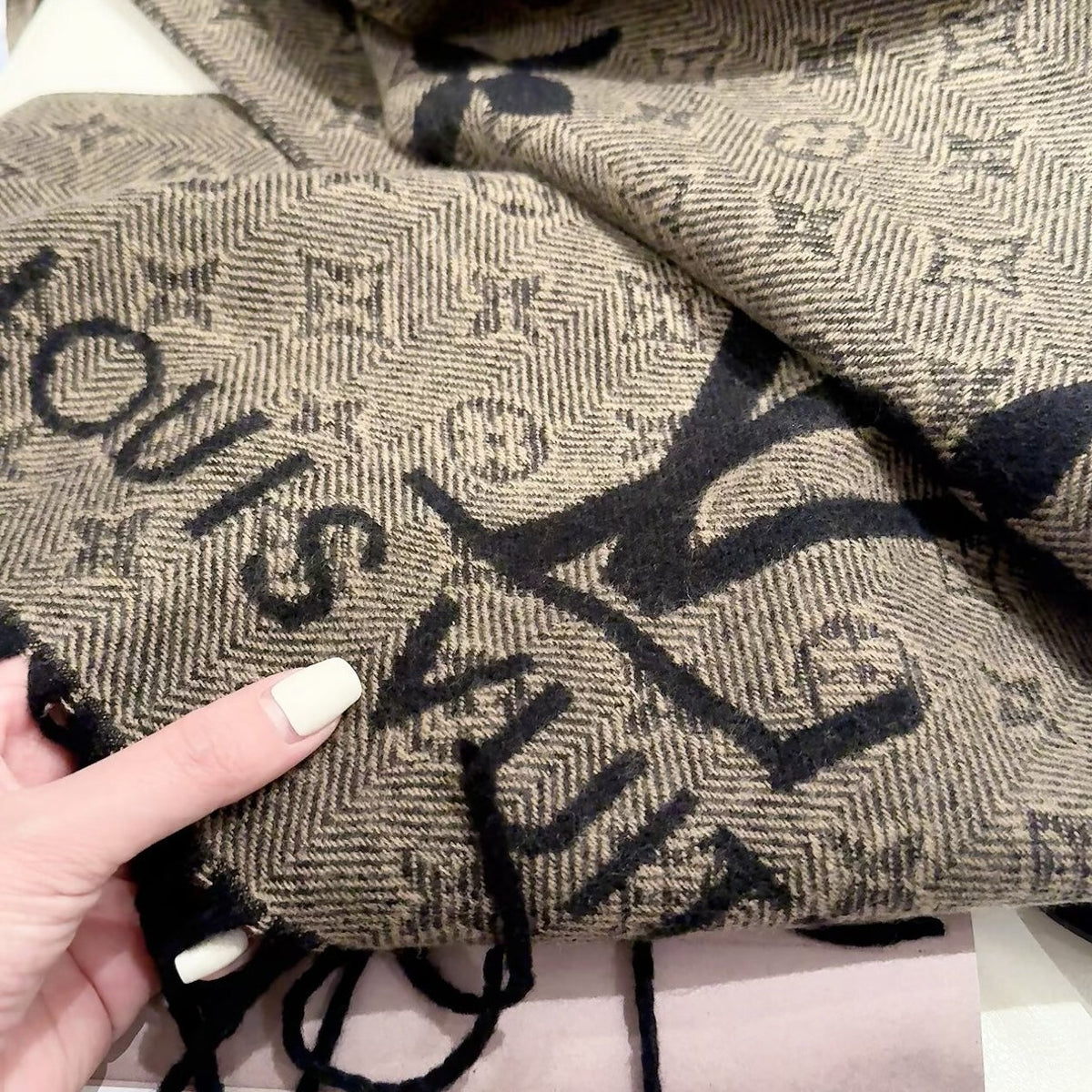 Less is More Letter Love Long Cashmere Scarf